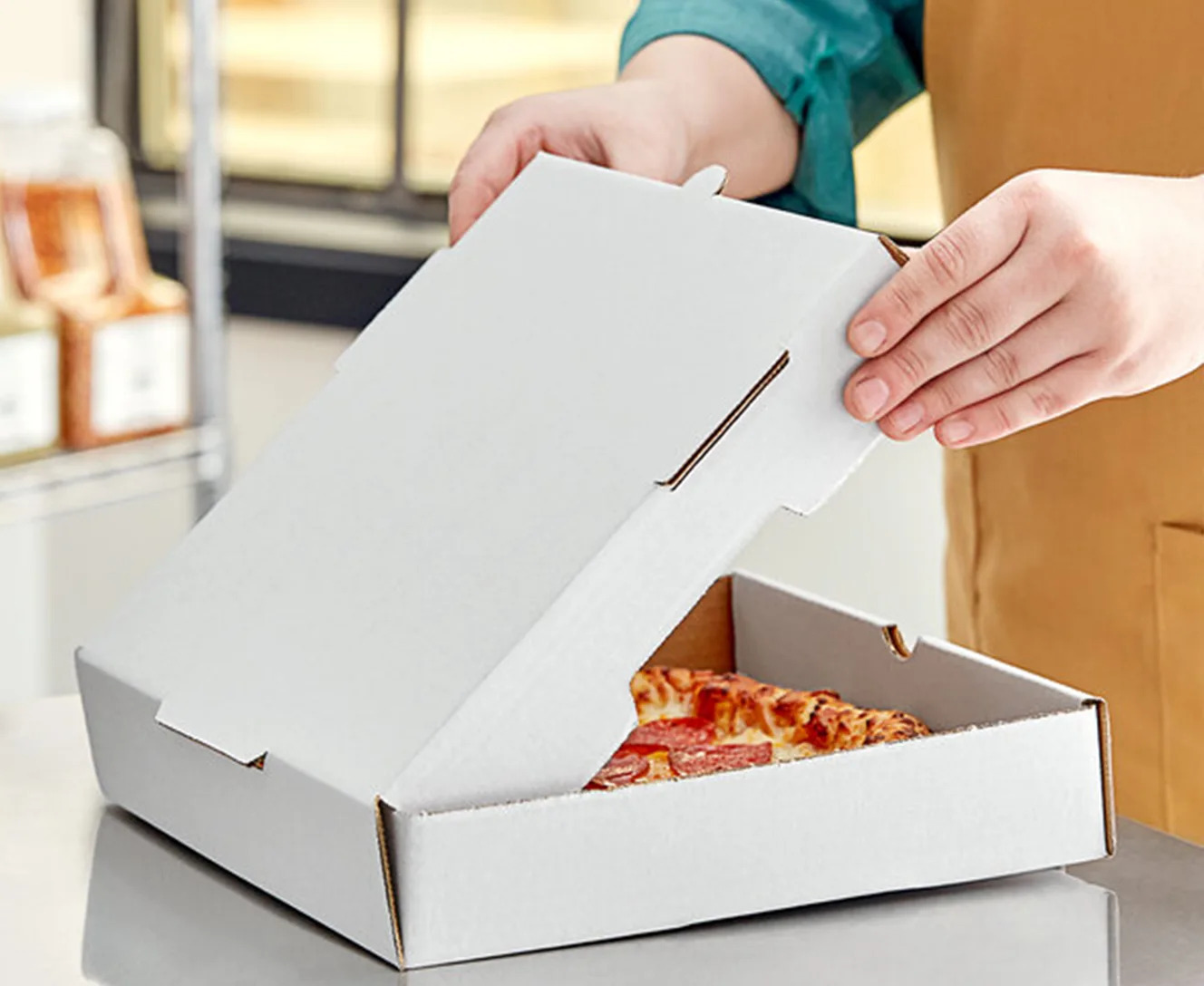 The material of the customized pizza box.